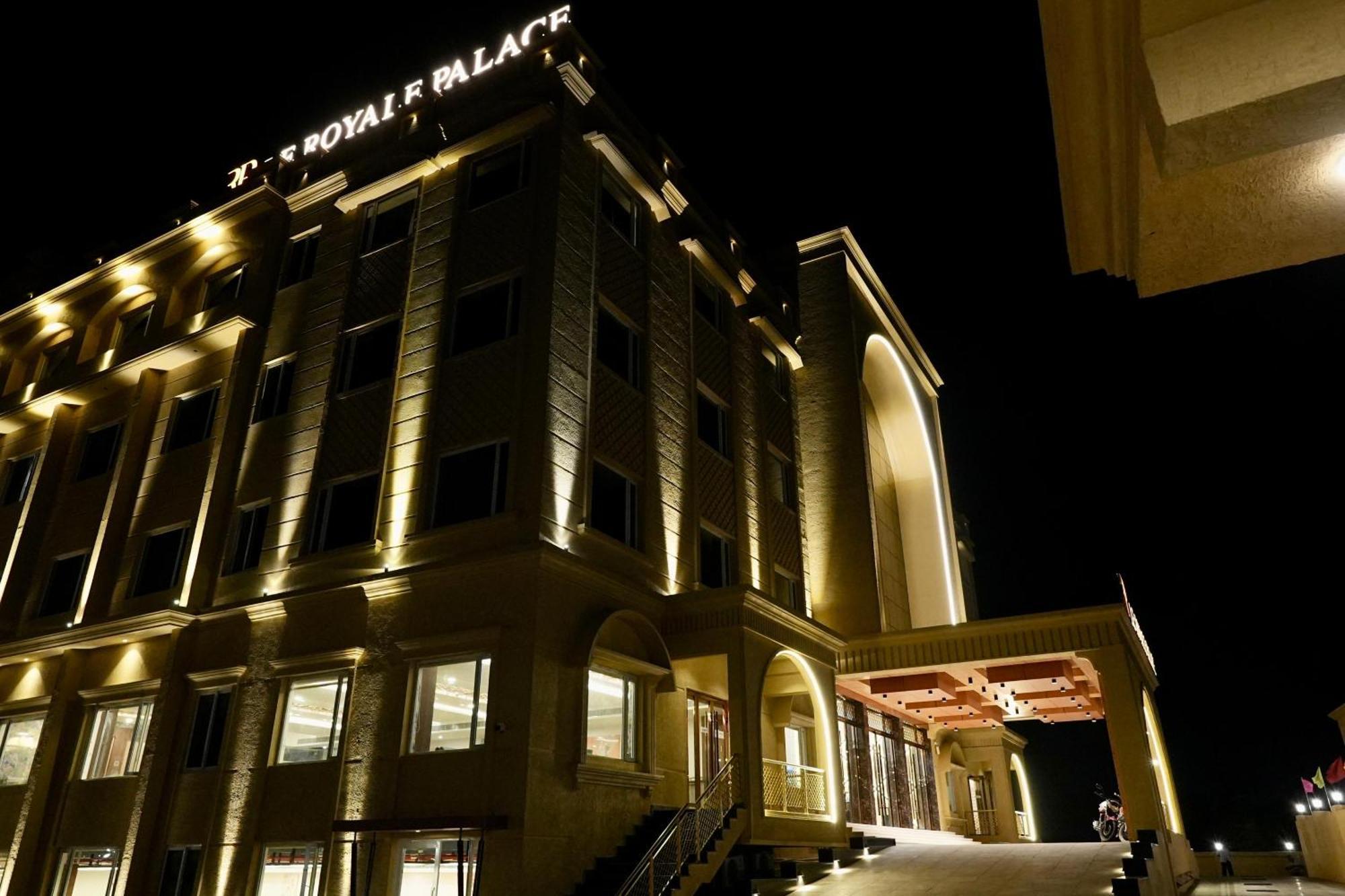 Le Royale Palace กาไรกาล ภายนอก รูปภาพ